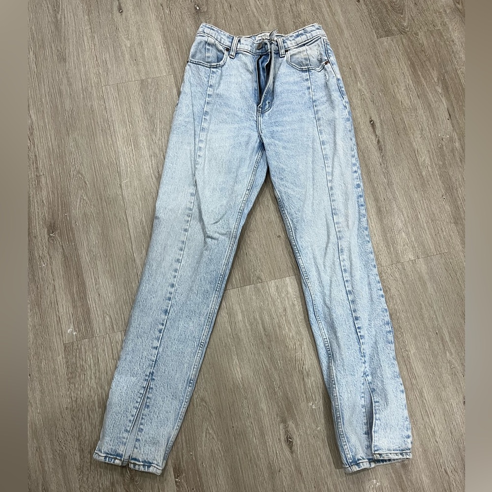 Abercrombie 90’s Ultra High Rise front split hem Jean